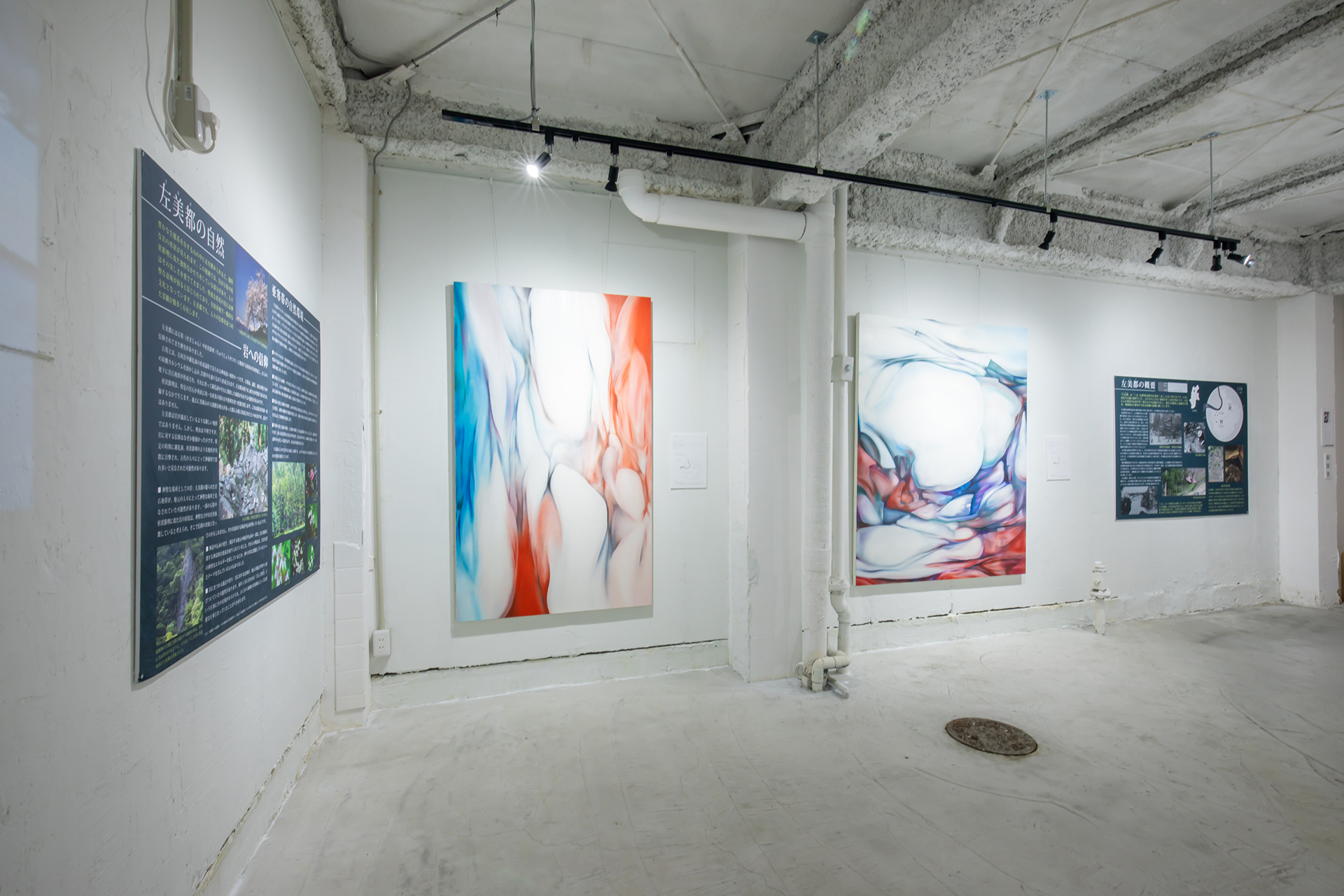 銀座展 正面スポットライト