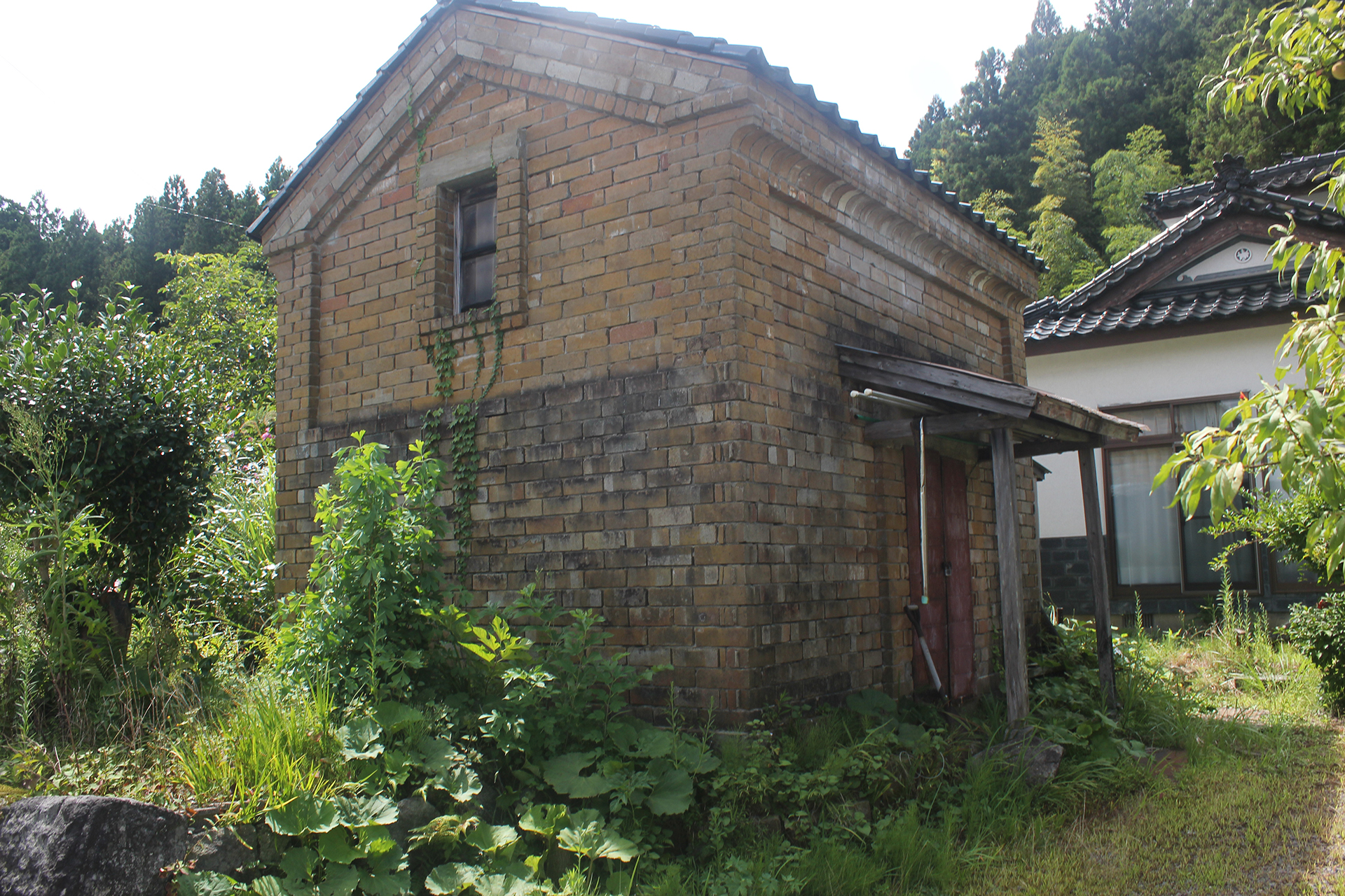 修験集落の面影を残す建造物